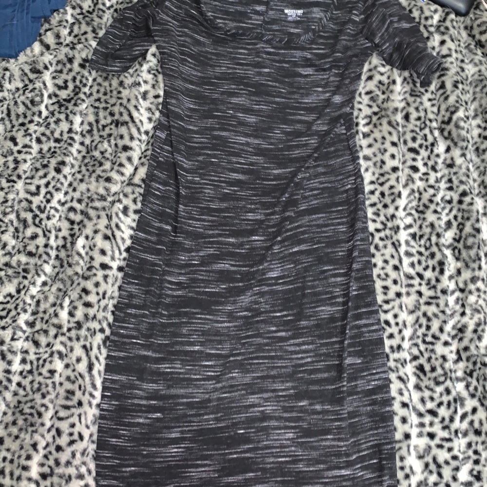 Dress - Picture 2 of 5